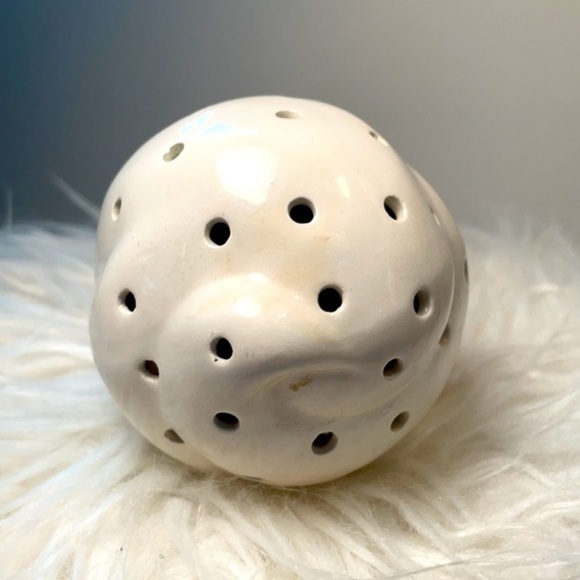 ICE CREAM SPRINKLE SHAKER | WHITE ICE CREAM NOVELTY SPRINKLES SHAKER - Picture 4 of 9